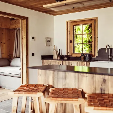 Hotell L'alpaga, A Beaumier 5*