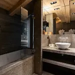 L'alpaga, A Beaumier Hotel