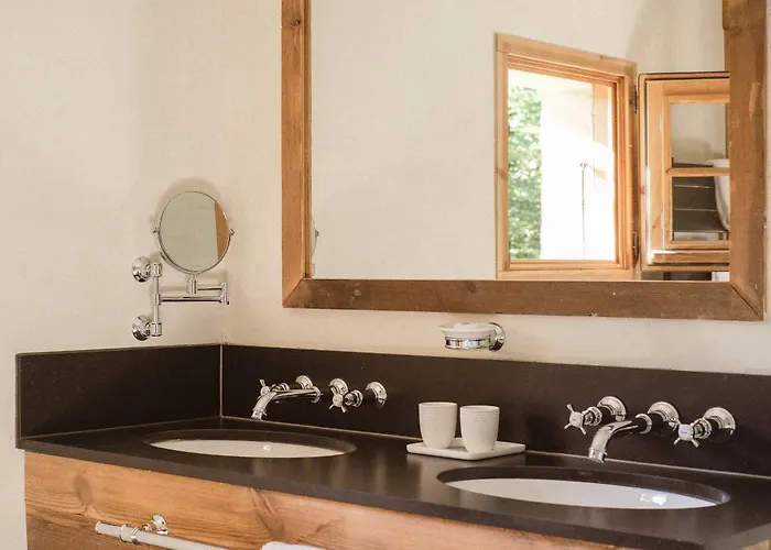 L'alpaga, A Beaumier Hotel